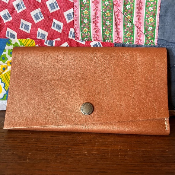 Portland Leather Tan Wallet - Picture 1 of 4